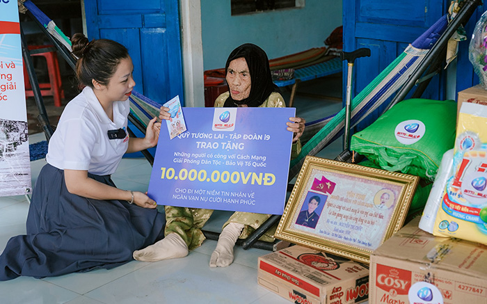 Biểu tượng điện thoại tư vấn, tượng trưng cho GamCare.